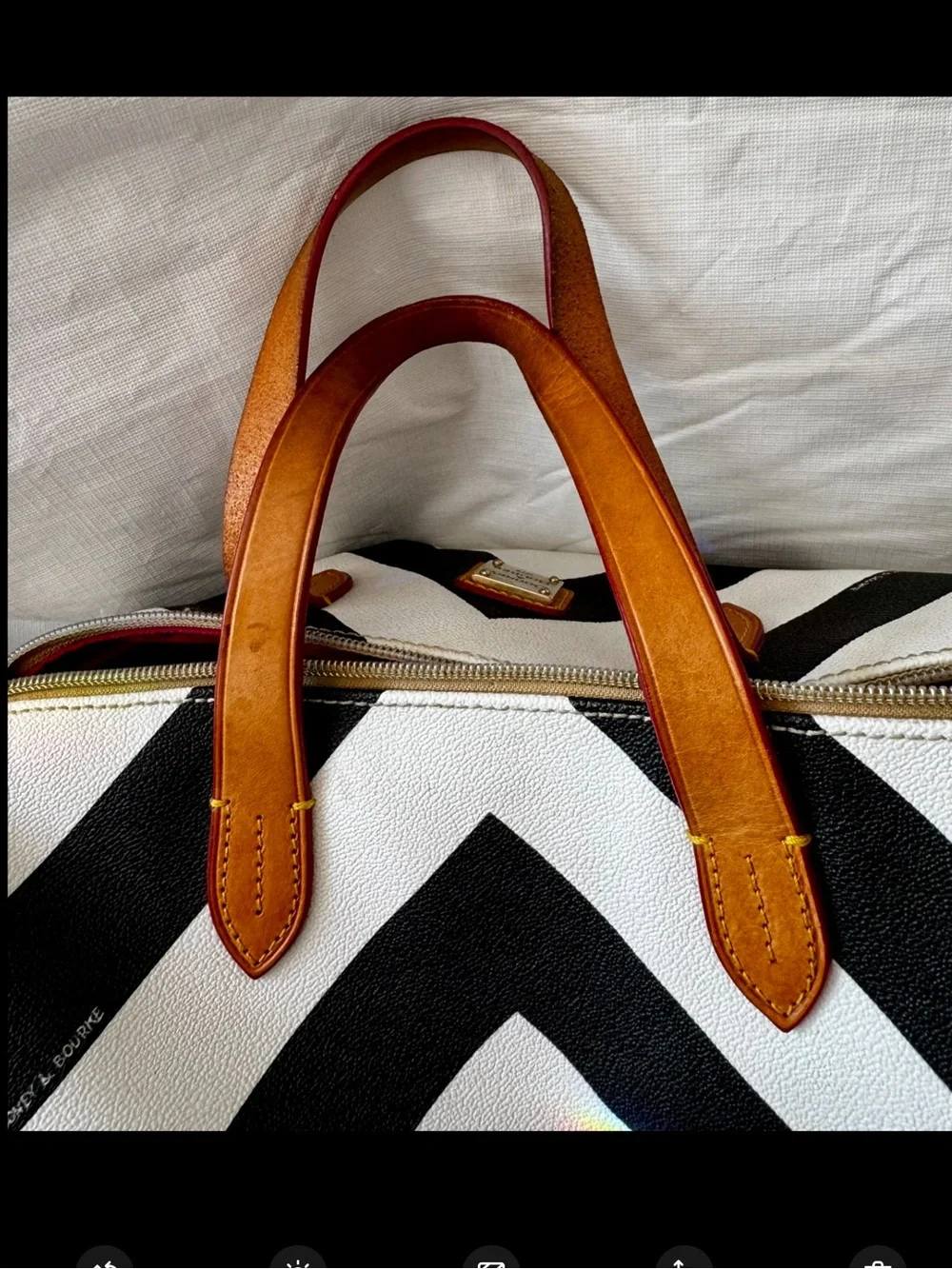 Dooney & Bourke Black & White Chevron Canvas Leather Zip Tote Hand Shoulder Bag